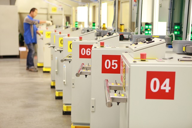 UK manufacturing industry will see further growth in 2015, survey finds